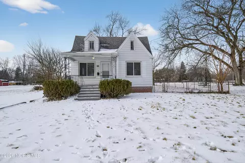 823 N Byrne Rd, Toledo, OH 43607