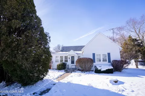 606 Lincoln Ave, Paulding, OH 45879 photo 2