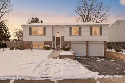 4745 Sheringham Ln, Sylvania, OH 43560