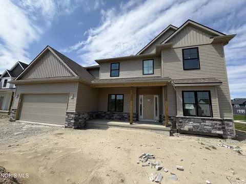5051 Magnolia Dr, Oregon, OH 43616