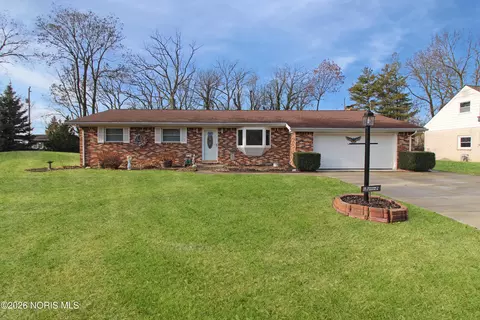 3472 N Karwood Dr, Port Clinton, OH 43452