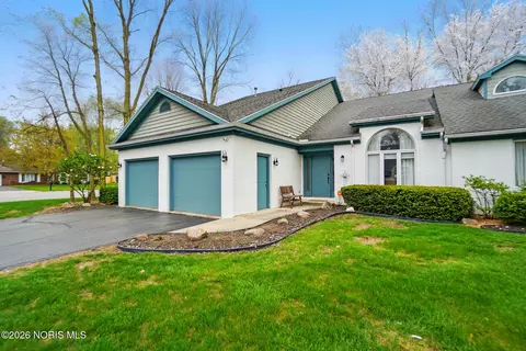 2000 Rush Creek Ct, Findlay, OH 45840