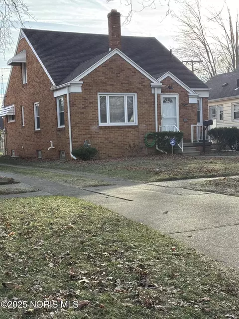 2555 Castleton Ave, Toledo, OH 43613