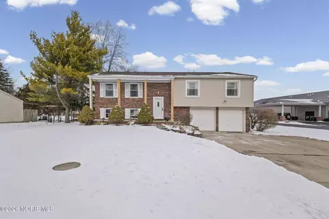 1113 E Napoleon Rd, Bowling Green, OH 43402