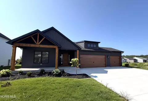 5048 Magnolia Dr, Oregon, OH 43616