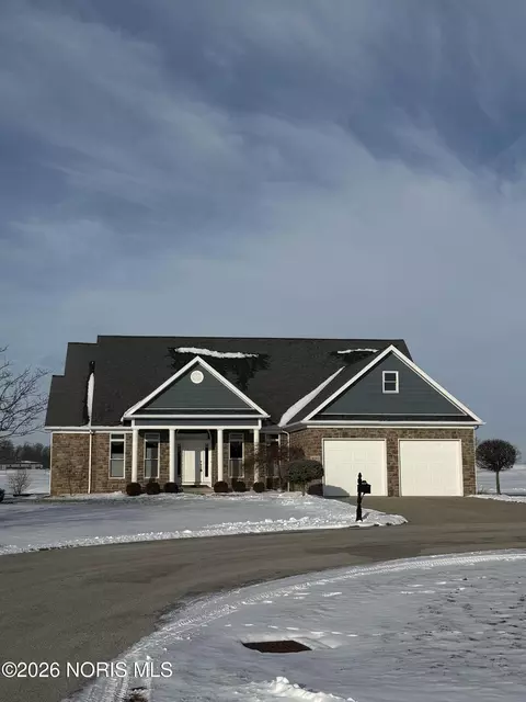 18580 Treetop Ct, Findlay, OH 45840