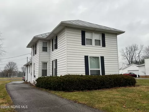 432 E Bigelow St, Upper Sandusky, OH 43351 photo 2