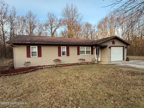 25981 Edith St, Defiance, OH 43512