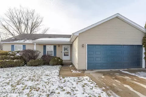 1137 Bedford Woods Dr, Toledo, OH 43615