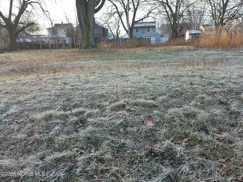 647 Woodland Ave, Toledo, OH 43604