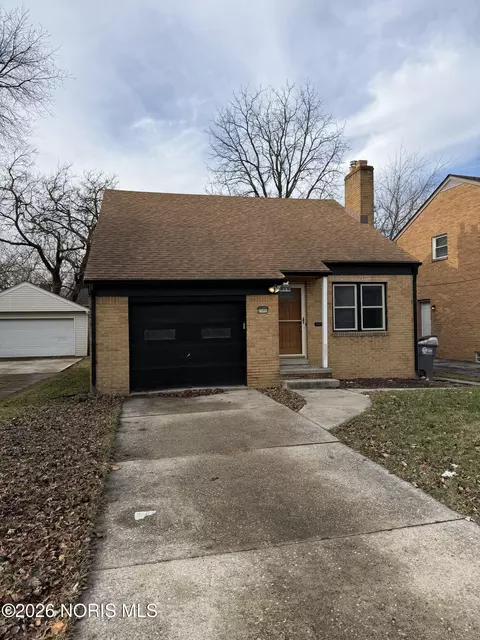 2065 Wyndhurst Rd, Toledo, OH 43607 photo 2