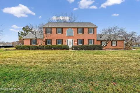 7658 Ginger Gold Dr, Holland, OH 43528