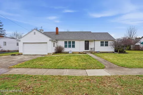 215 West St, Columbus Grove, OH 45830