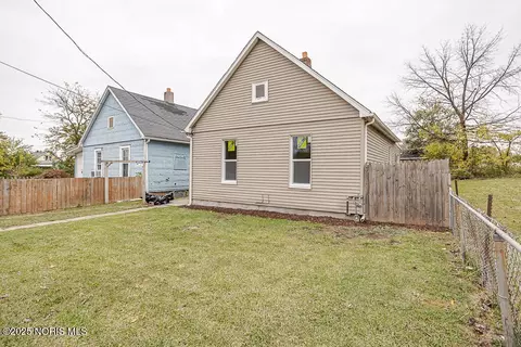 2422 N Ontario St, Toledo, OH 43611