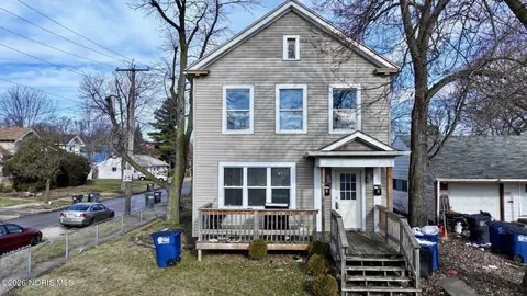 2424 Airport Hwy, Toledo, OH 43609