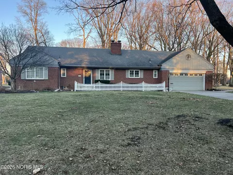 2053 Heatherwood Dr, Toledo, OH 43614