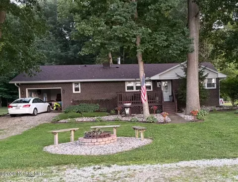 11311 Sager Rd, Swanton, OH 43558