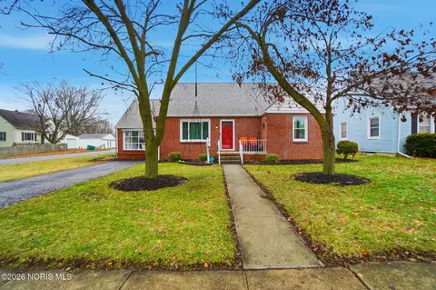 146 Clifton Ave, Findlay, OH 45840