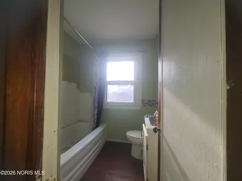 1418 Roosevelt Ave, Toledo, OH 43607 photo 5
