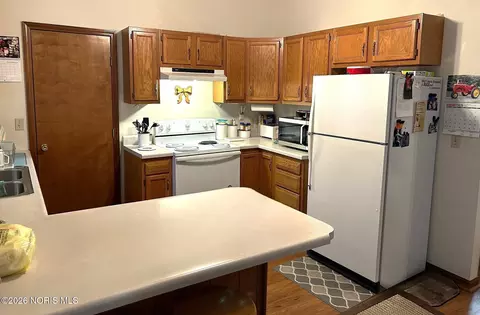 Kitchen - 208 Kenny Ray Pkwy, Edon, OH 43518 photo 1 of 2