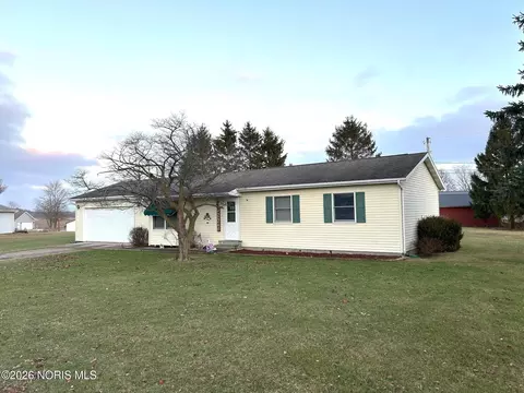 Exterior - 208 Kenny Ray Pkwy, Edon, OH 43518 photo 1 of 1