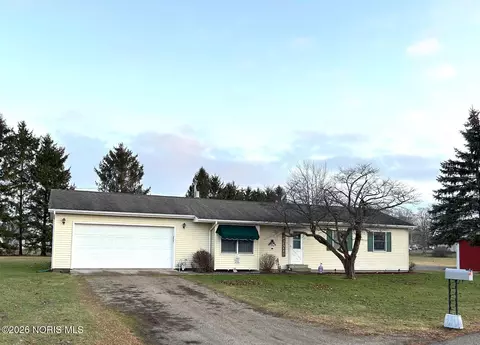 208 Kenny Ray Pkwy, Edon, OH 43518
