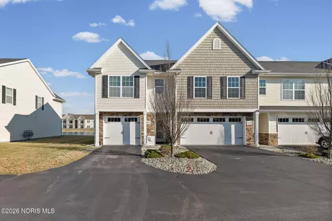 4731 Lakeside Dr, Maumee, OH 43537