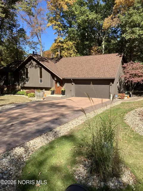 955 Greenbrier Rd, Upper Sandusky, OH 43351