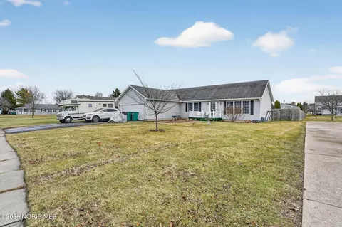 3952 Dalling Dr, Northwood, OH 43619