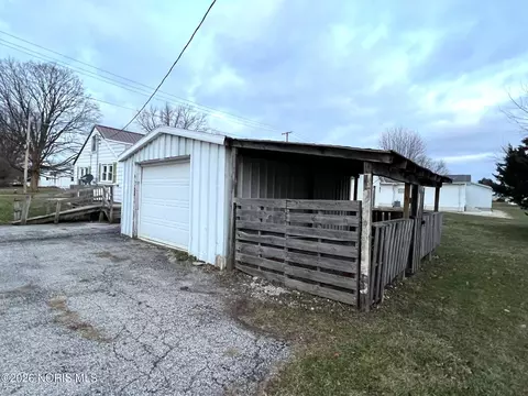 Exterior - 379 W Spring St, Upper Sandusky, OH 43351 photo 3 of 3