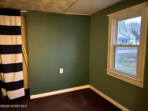 Bedroom - 379 W Spring St, Upper Sandusky, OH 43351 photo 2 of 4