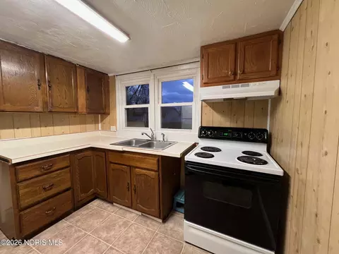 Kitchen - 379 W Spring St, Upper Sandusky, OH 43351 photo 1 of 3