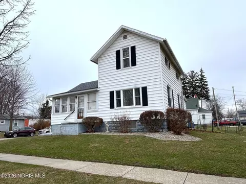 504 E Main St, Napoleon, OH 43545