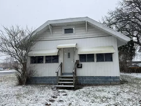 823 Nicholas St, Defiance, OH 43512