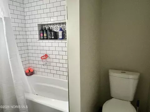 Bath - 1535 E 3rd St, Ottawa, OH 45875 photo 2 of 4