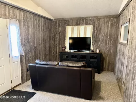Living - 1535 E 3rd St, Ottawa, OH 45875 photo 1 of 2