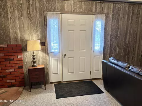 Entry Way - 1535 E 3rd St, Ottawa, OH 45875 photo 1 of 4