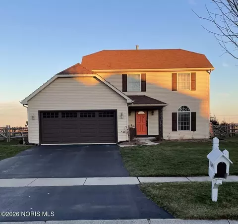 1619 Horseshoe Bend Dr, Perrysburg, OH 43551