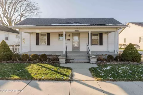 1304 Douglas Pkwy, Findlay, OH 45840