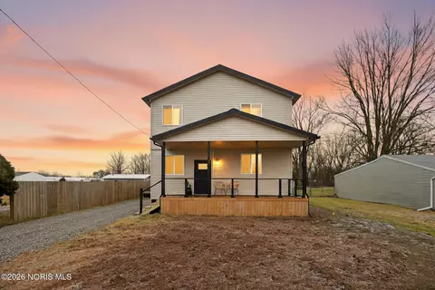 1107 Lemoyne Rd, Northwood, OH 43619
