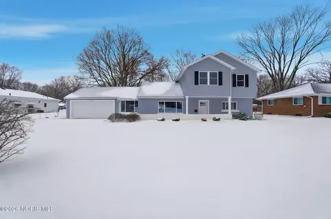 1011 Cherry St, Perrysburg, OH 43551
