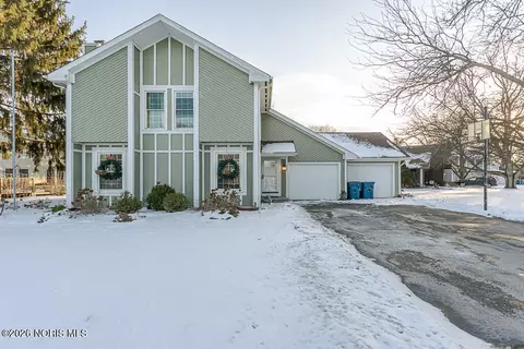 805 Roche De Bouef Ct, Waterville, OH 43566