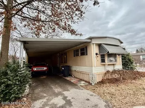 216 W Woodside Ter, Holland, OH 43528