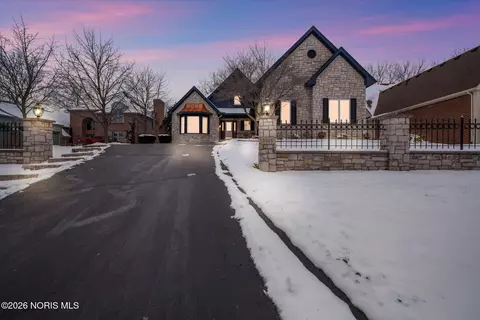 3204 Deep Water Ln, Maumee, OH 43537
