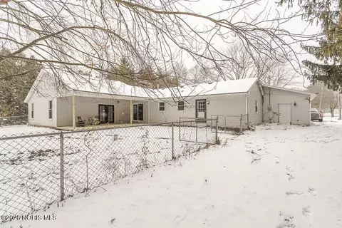 Exterior - 4349 S Eber Rd, Monclova, OH 43542 photo 3 of 7