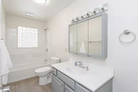 Bath - 4349 S Eber Rd, Monclova, OH 43542 photo 1 of 4