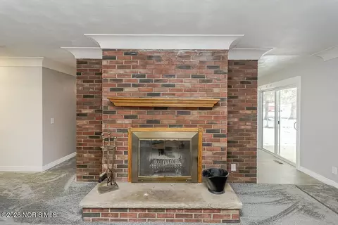 Living - 4349 S Eber Rd, Monclova, OH 43542 photo 3 of 9