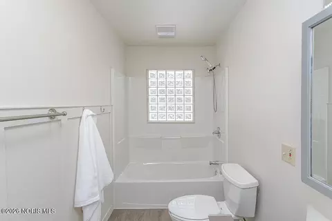 Bath - 4349 S Eber Rd, Monclova, OH 43542 photo 2 of 4