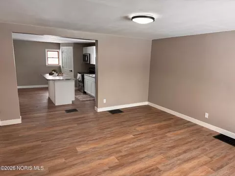 Living - 315 N Williams St, Bryan, OH 43506 photo 2 of 3