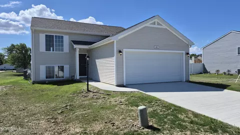 1481 Lee Ann Ave, Defiance, OH 43512
